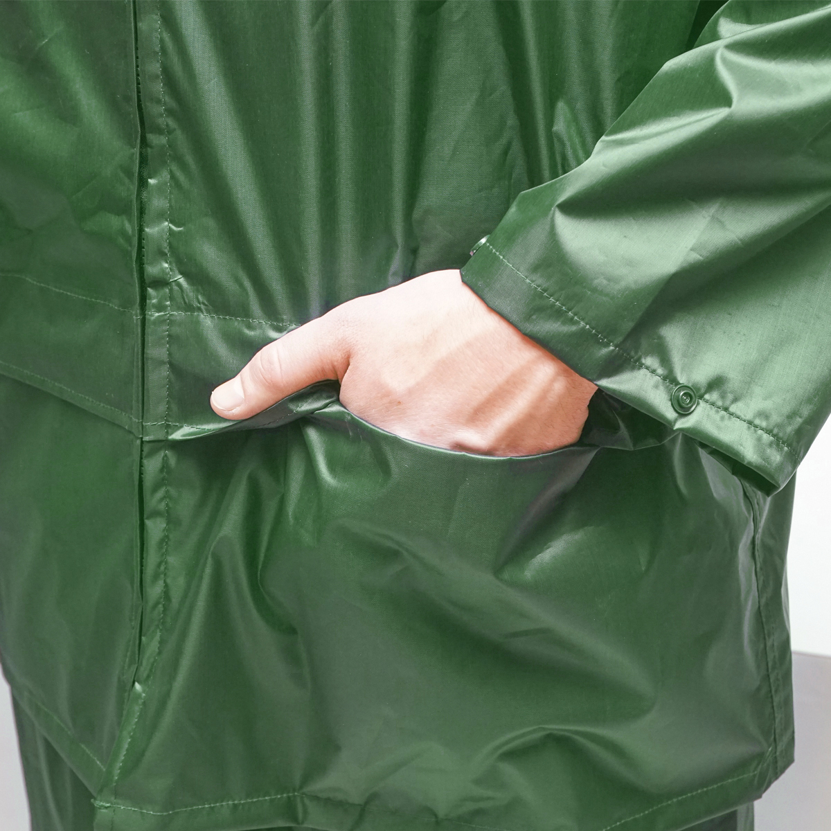 Costum impermeabil XL cu gluga si pantaloni din poliester si PVC, verde Breckner Germany – imagine 6