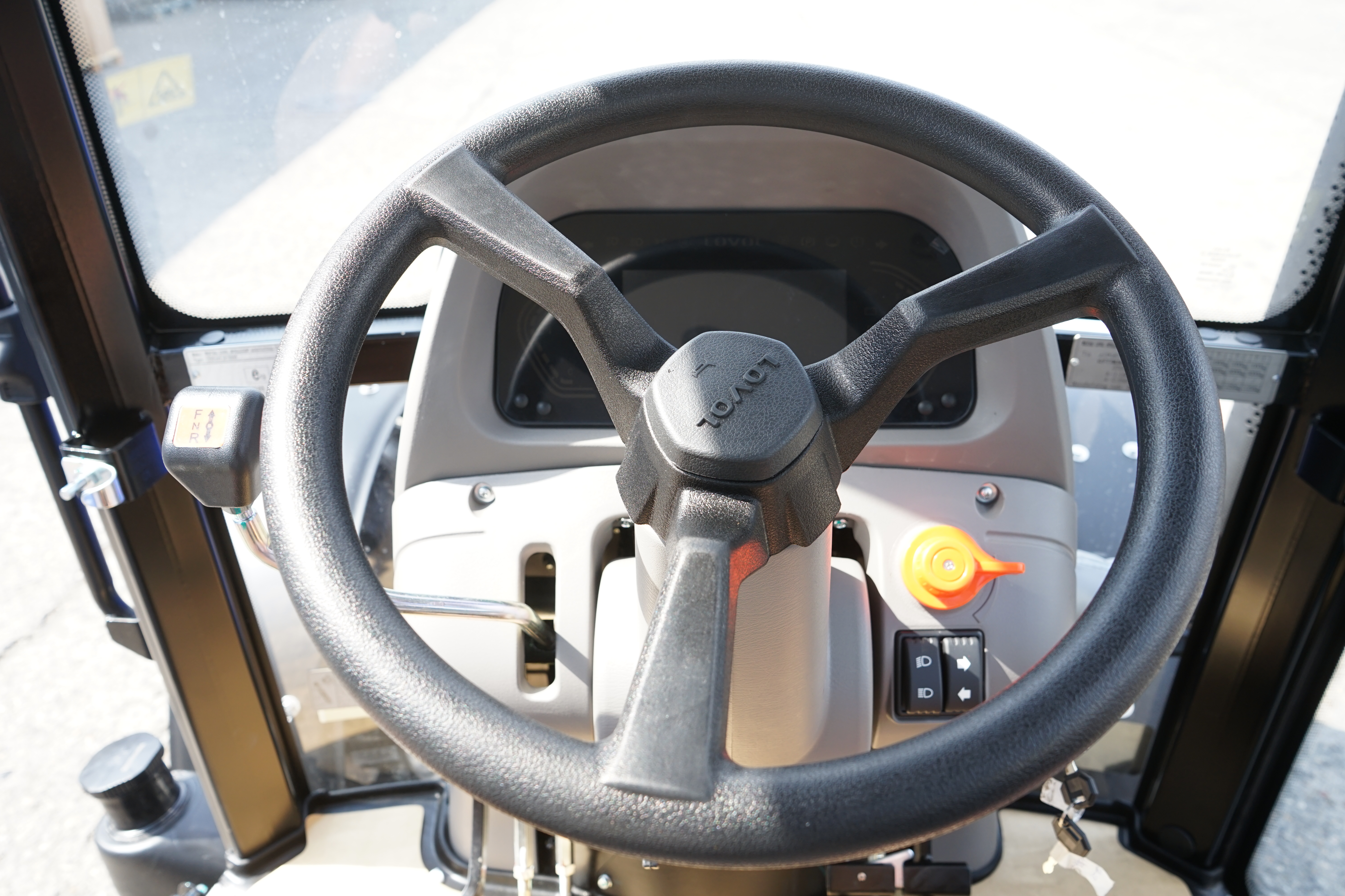 Tractor 50HP 4x4 cu cabina inmatriculabil, aer conditionat, motor Hyundai turbo diesel DM02 LOVOL M504 PRO – imagine 11