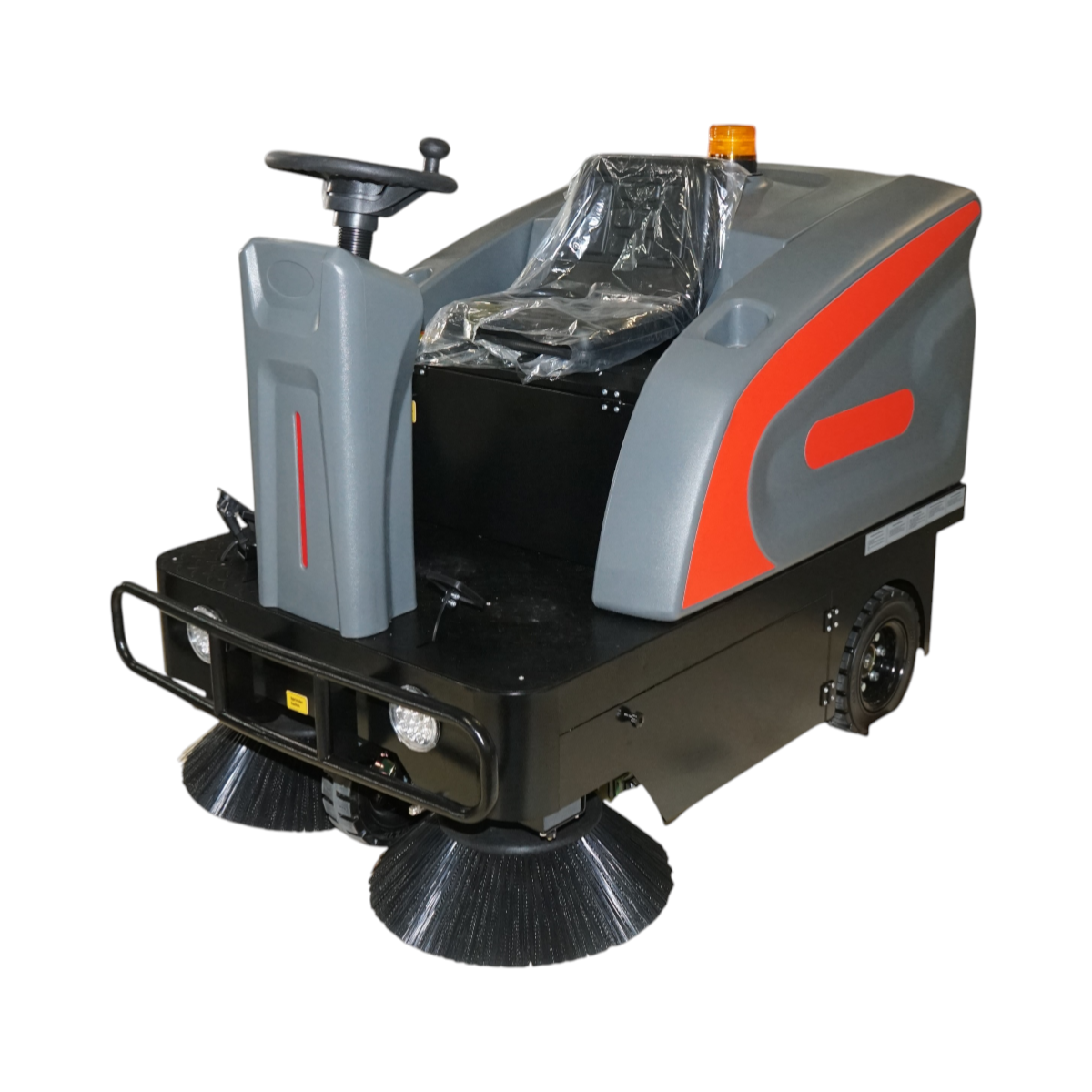 Masina de maturat stradala cu aspirare 48V/80Ah, 2.2kW, latime maturare 1380mm, cos colectare 120L, productivitate 8000 mp/h