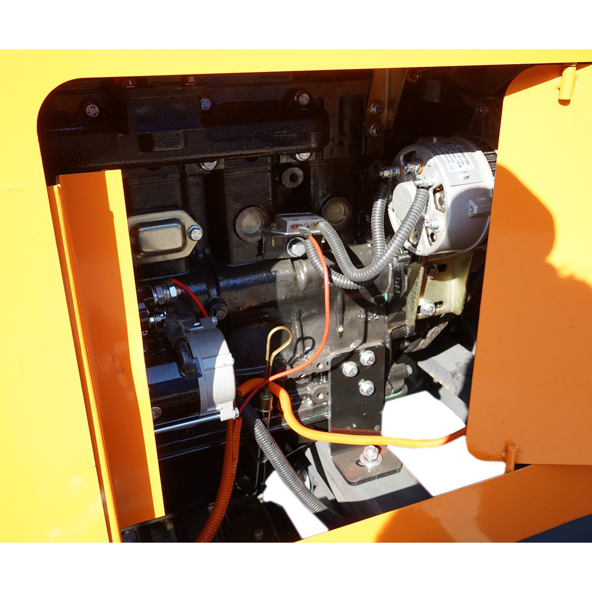 Mini incarcator frontal articulat 1.1T 4x4, motor diesel 57CP, capacitate ridicare 700kg, latime cupa 1300mm THOR – imagine 12